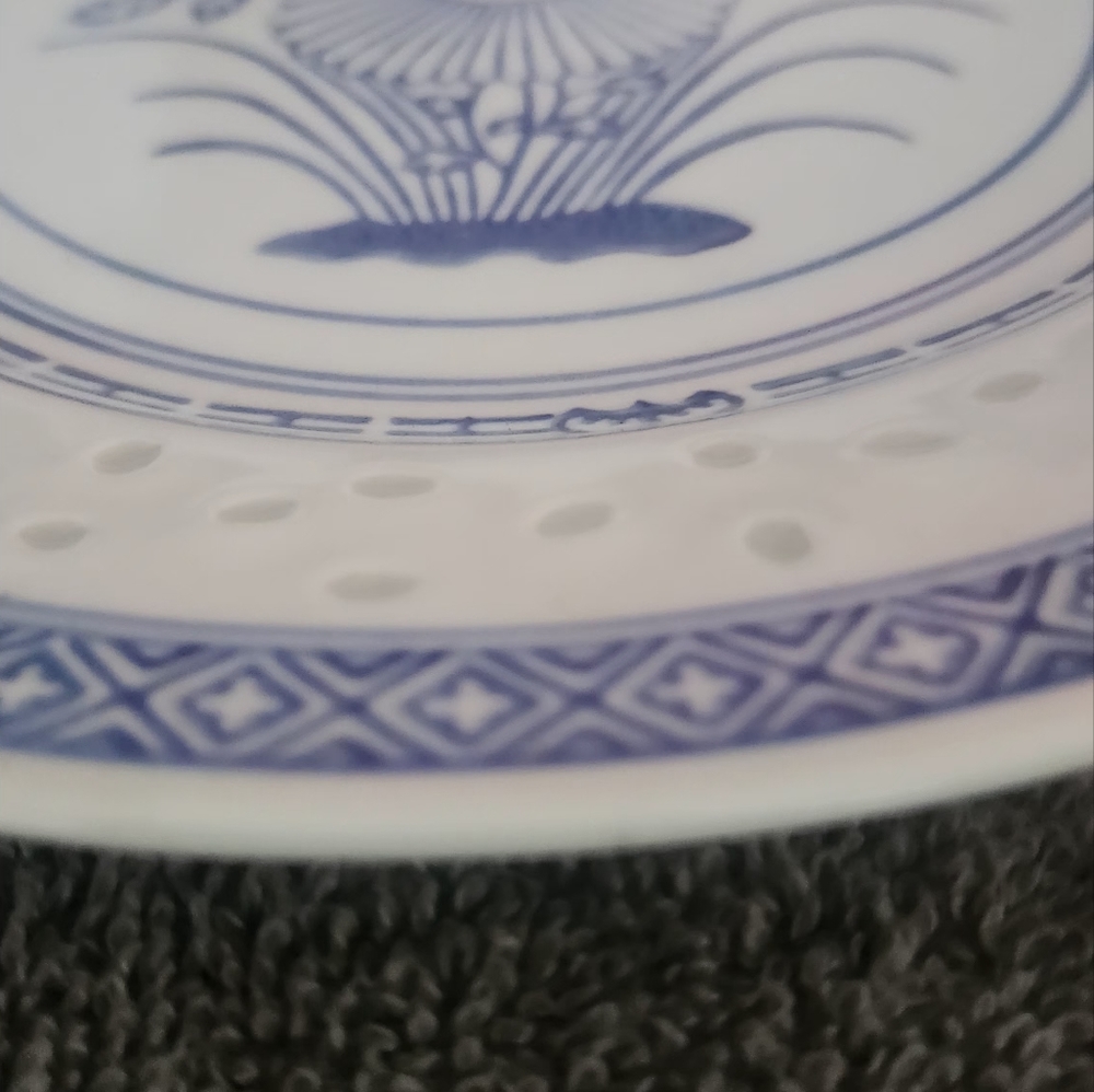 Vintage Chinese porcelain hand painted rice eye trim plate - Picture 6 of 8